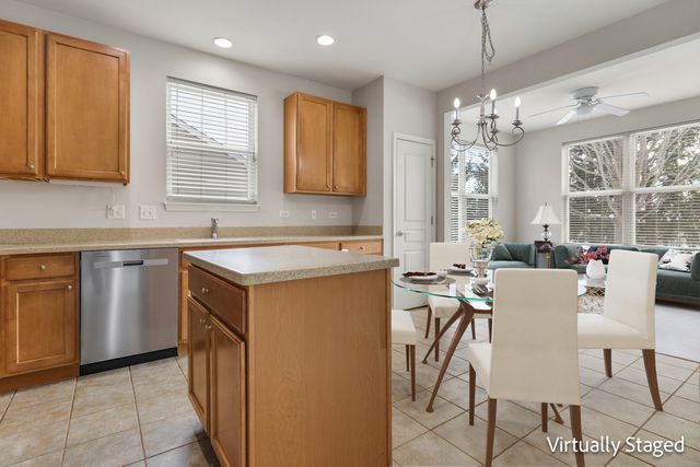 2982 Ravinia Circle, Mundelein, IL 60060