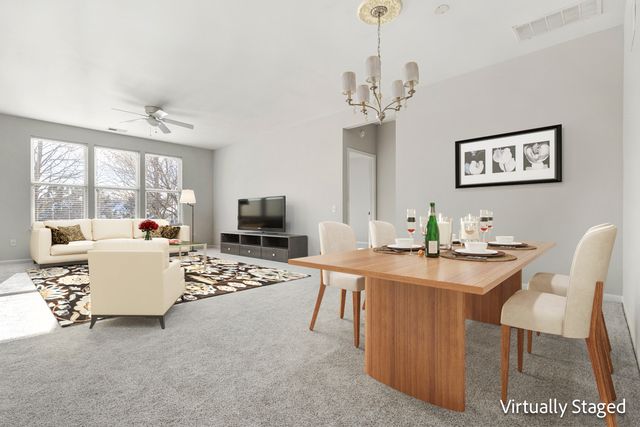 2982 Ravinia Circle, Mundelein, IL 60060