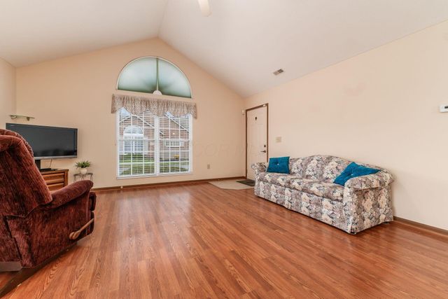 4263 Cobbleton Grove Circle, 1, Canal Winchester, OH 43110