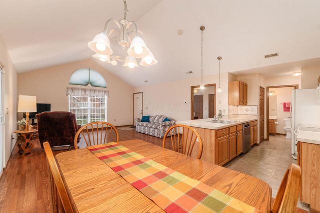 4263 Cobbleton Grove Circle, 1, Canal Winchester, OH 43110