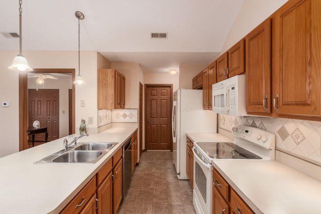 4263 Cobbleton Grove Circle, 1, Canal Winchester, OH 43110