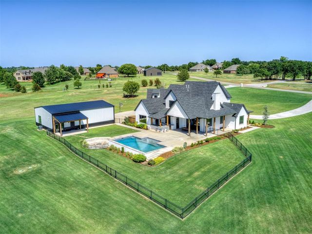2263 W Lake Drive, Blanchard, OK 73010