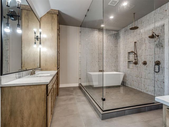 2263 W Lake Drive, Blanchard, OK 73010
