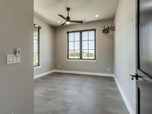 2263 W Lake Drive, Blanchard, OK 73010