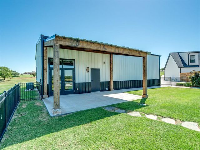 2263 W Lake Drive, Blanchard, OK 73010