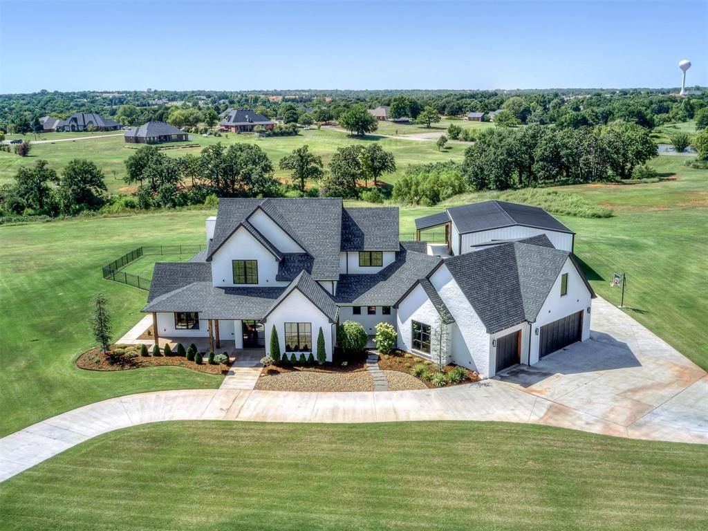 2263 W Lake Drive, Blanchard, OK 73010