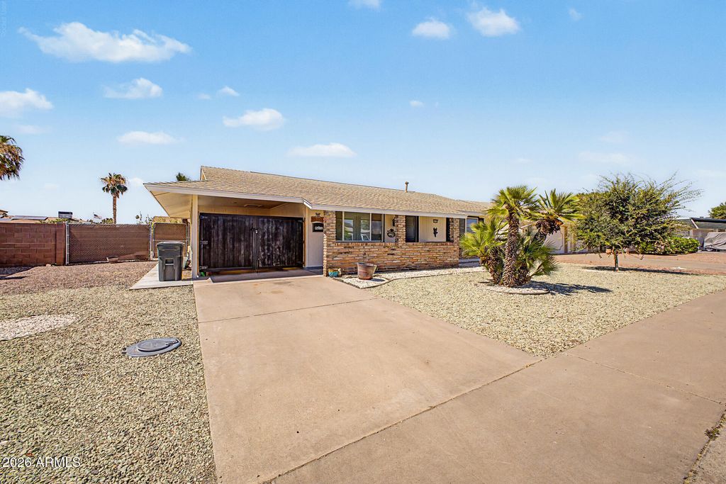 10718 W EL CAPITAN Circle, Sun City, AZ 85351 — photo 2