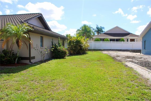 512 BOXWOOD LANE, Englewood, FL 34223