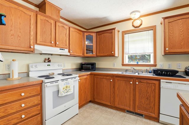 11 Northbrook Drive, Tilton, NH 03276