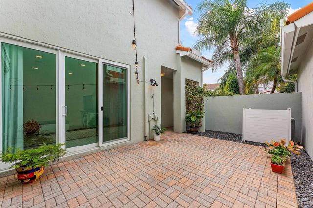 1135 Buttonwood Lane, Hollywood, FL 33019