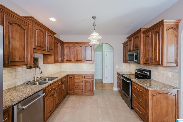 108 HICKORY RIDGE ROAD, Oneonta, AL 35121