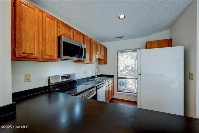 7503 Windward Drive, New Bern, NC 28560