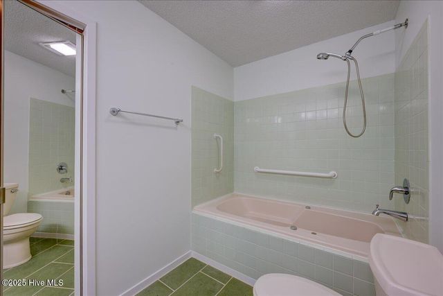 7503 Windward Drive, New Bern, NC 28560