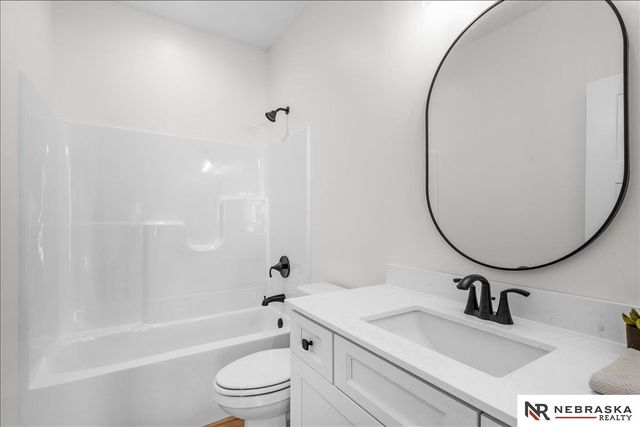 10021 S 180th Avenue Circle, Omaha, NE 68136