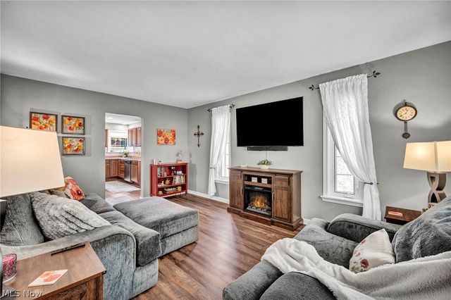5042 W 5th Street, Independence, OH 44131