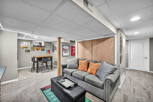 5042 W 5th Street, Independence, OH 44131