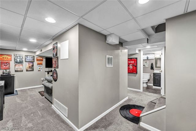 5042 W 5th Street, Independence, OH 44131