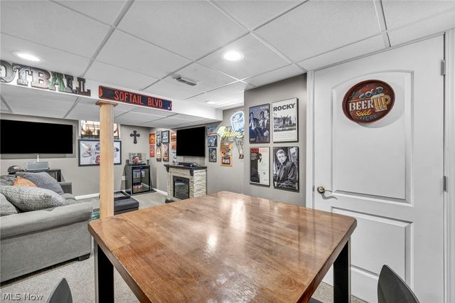 5042 W 5th Street, Independence, OH 44131