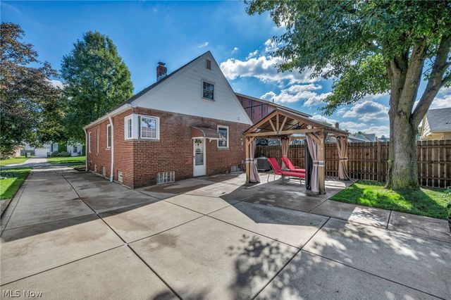 5042 W 5th Street, Independence, OH 44131