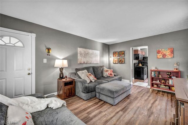 5042 W 5th Street, Independence, OH 44131