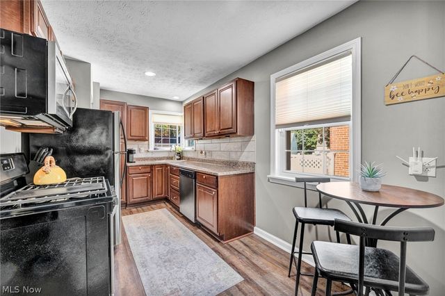 5042 W 5th Street, Independence, OH 44131