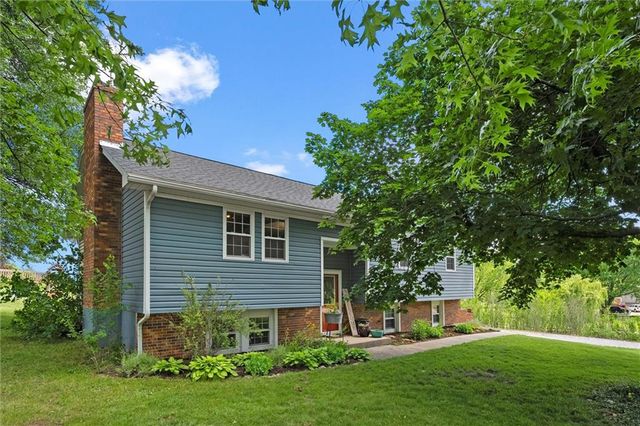 12128 Hollingsworth Road, Kansas City, KS 66109