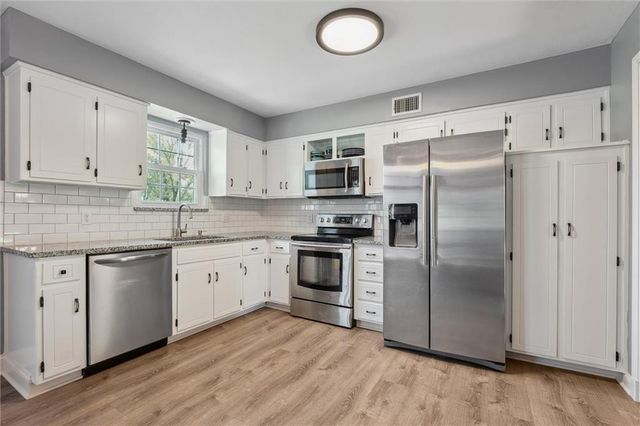 12128 Hollingsworth Road, Kansas City, KS 66109