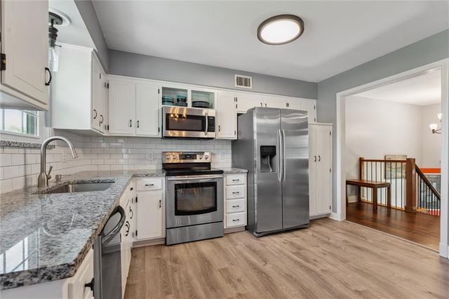 12128 Hollingsworth Road, Kansas City, KS 66109