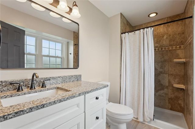 12128 Hollingsworth Road, Kansas City, KS 66109