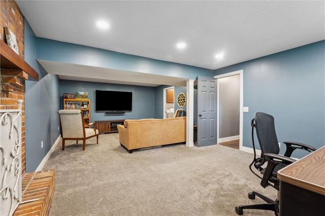 12128 Hollingsworth Road, Kansas City, KS 66109