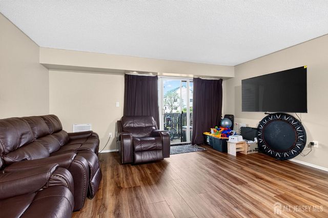 619 Aspen Drive, Plainsboro, NJ 08536