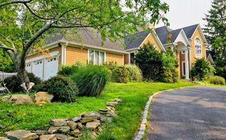 54 Branglebrink Road, Saint James, NY 11780