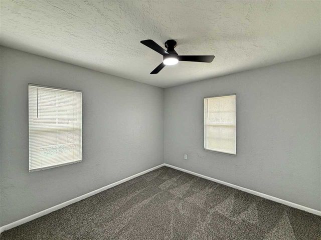 1614 NW 43rd St, Lawton, OK 73505