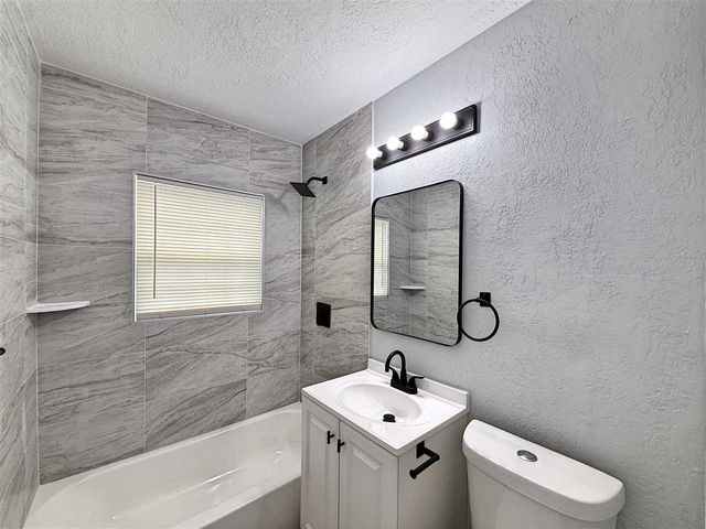 1614 NW 43rd St, Lawton, OK 73505