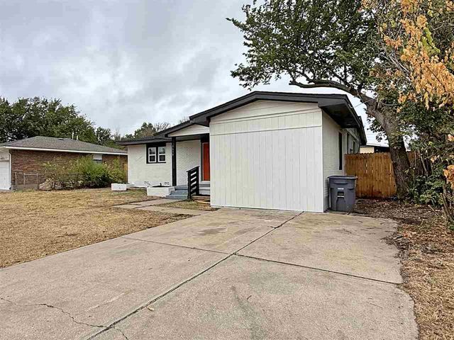 1614 NW 43rd St, Lawton, OK 73505