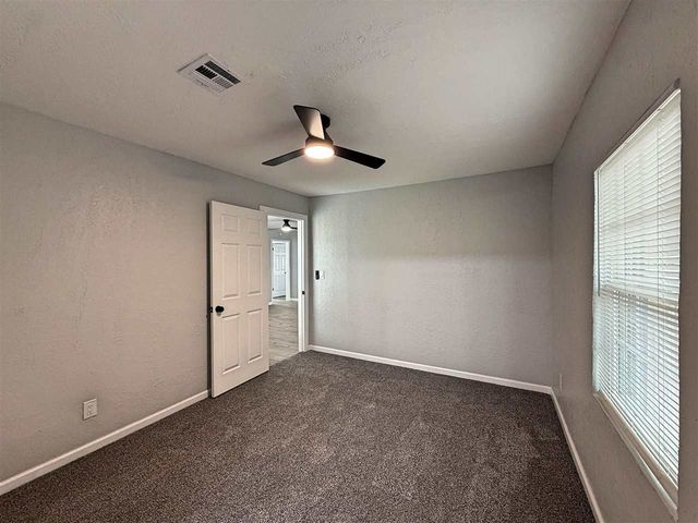 1614 NW 43rd St, Lawton, OK 73505