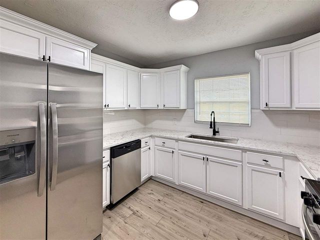 1614 NW 43rd St, Lawton, OK 73505