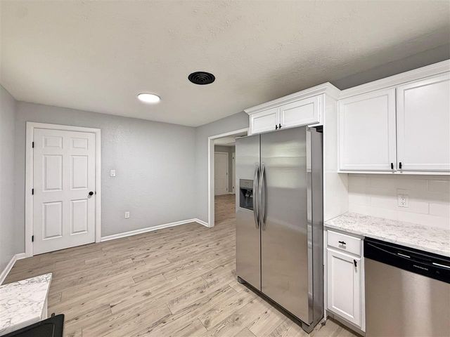 1614 NW 43rd St, Lawton, OK 73505