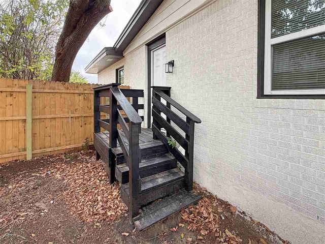1614 NW 43rd St, Lawton, OK 73505