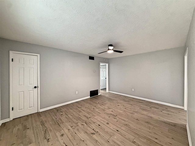 1614 NW 43rd St, Lawton, OK 73505