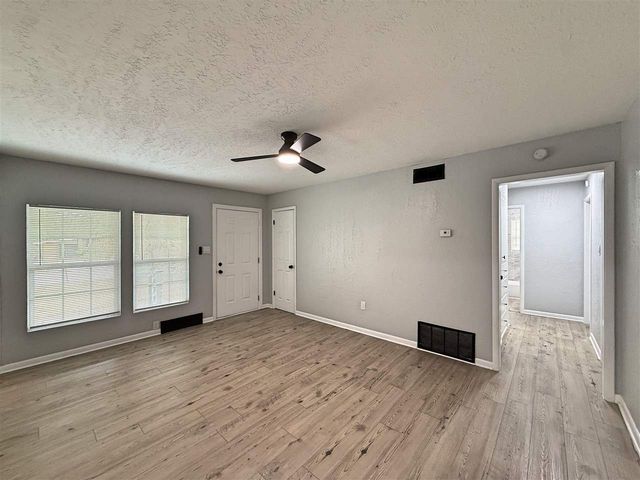 1614 NW 43rd St, Lawton, OK 73505