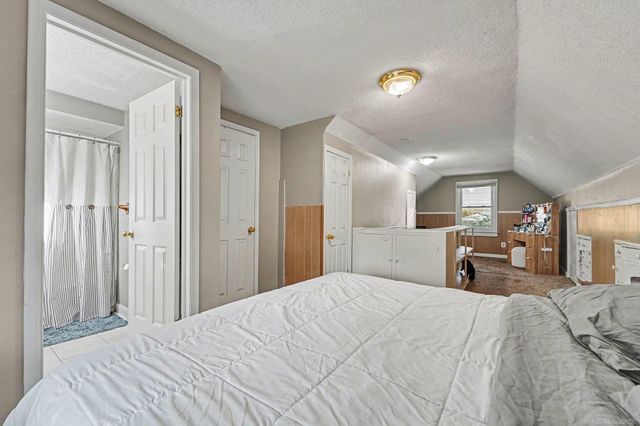 20620 Westhampton Avenue, Southfield, MI 48075