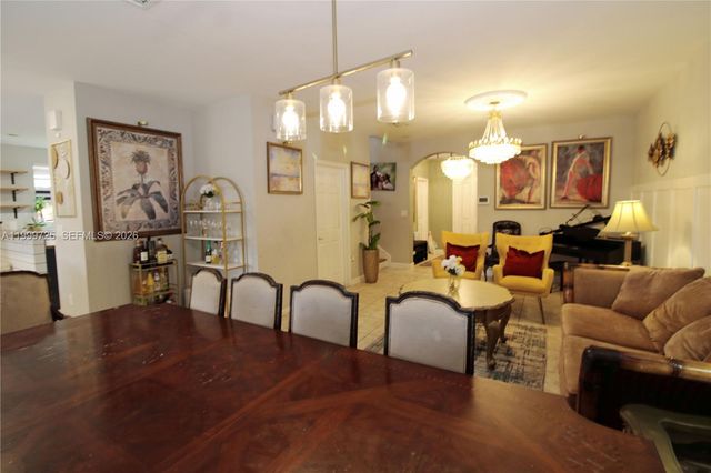 3698 SE 2nd Dr, Homestead, FL 33033