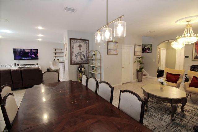 3698 SE 2nd Dr, Homestead, FL 33033