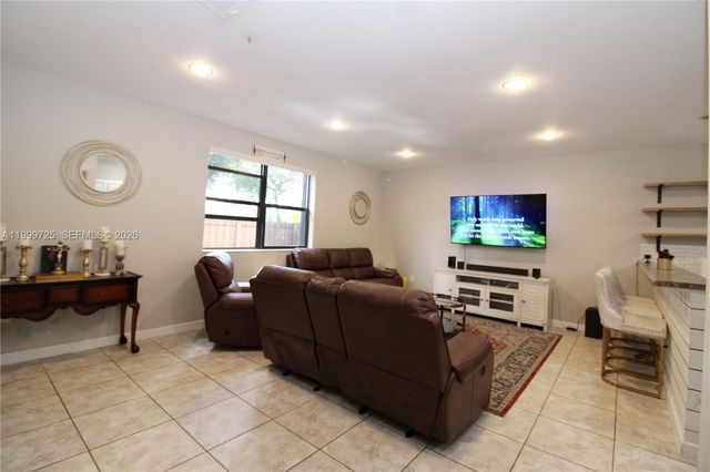 3698 SE 2nd Dr, Homestead, FL 33033