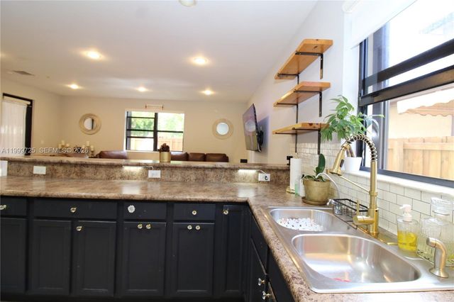 3698 SE 2nd Dr, Homestead, FL 33033