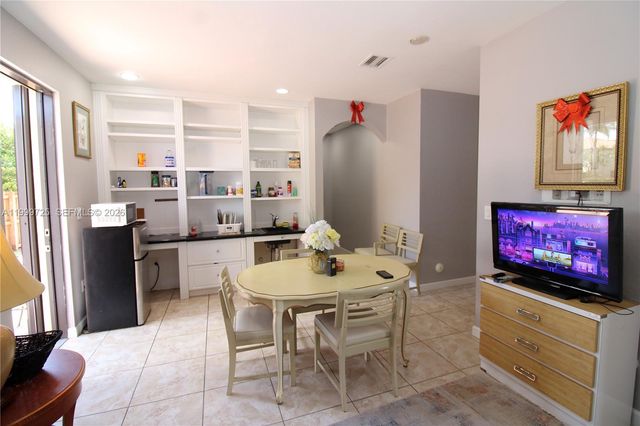 3698 SE 2nd Dr, Homestead, FL 33033