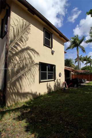 3698 SE 2nd Dr, Homestead, FL 33033