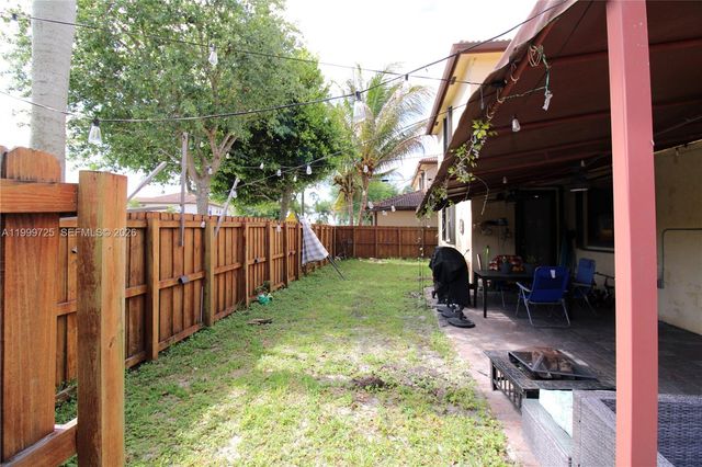 3698 SE 2nd Dr, Homestead, FL 33033