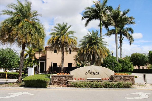 3698 SE 2nd Dr, Homestead, FL 33033